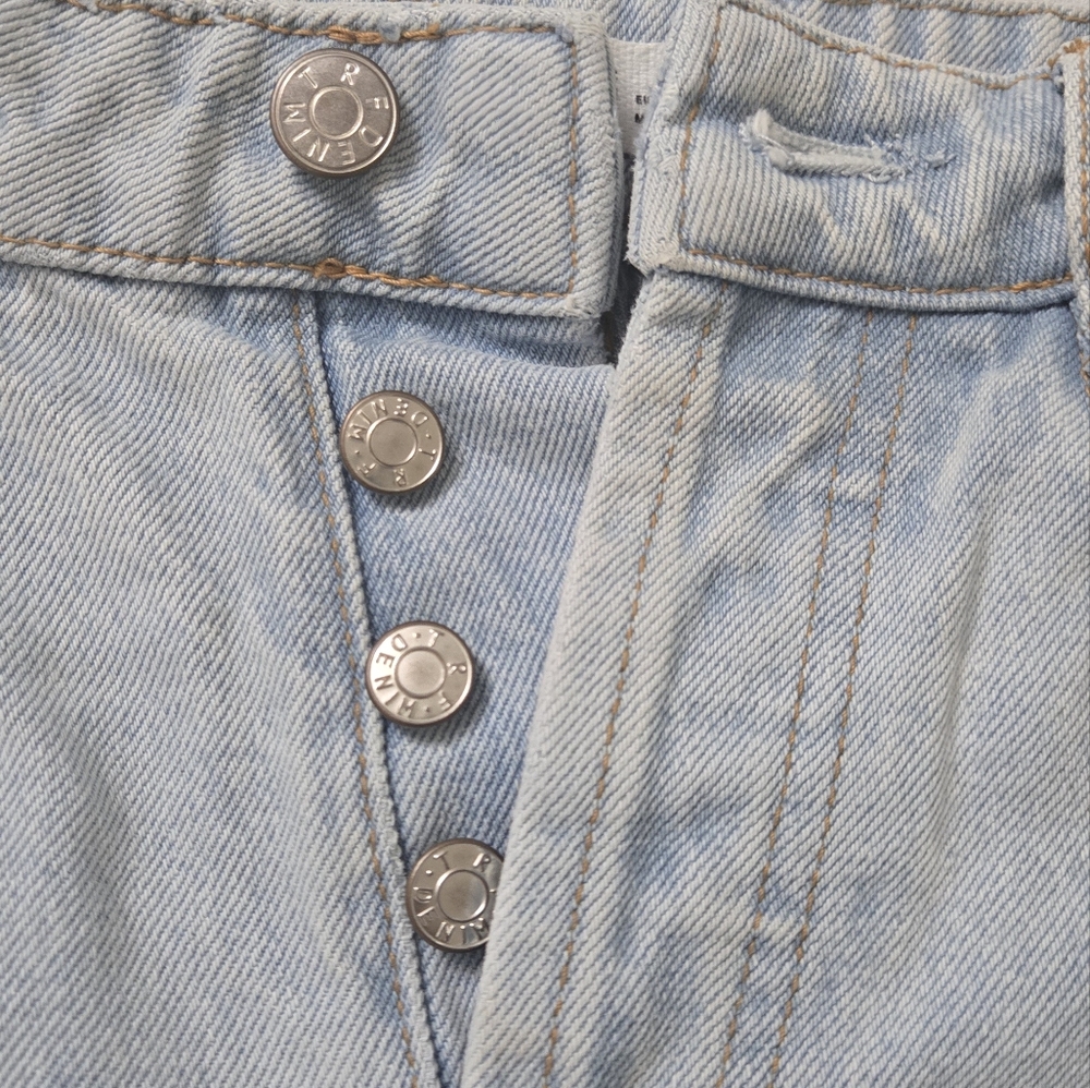 🌟Zara Light Wash Denim Shorts with Yellow Stripe - Picture 3 of 6